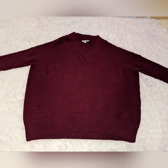 Nwt Time and Tru v-neck sweater - Picture 15 of 16